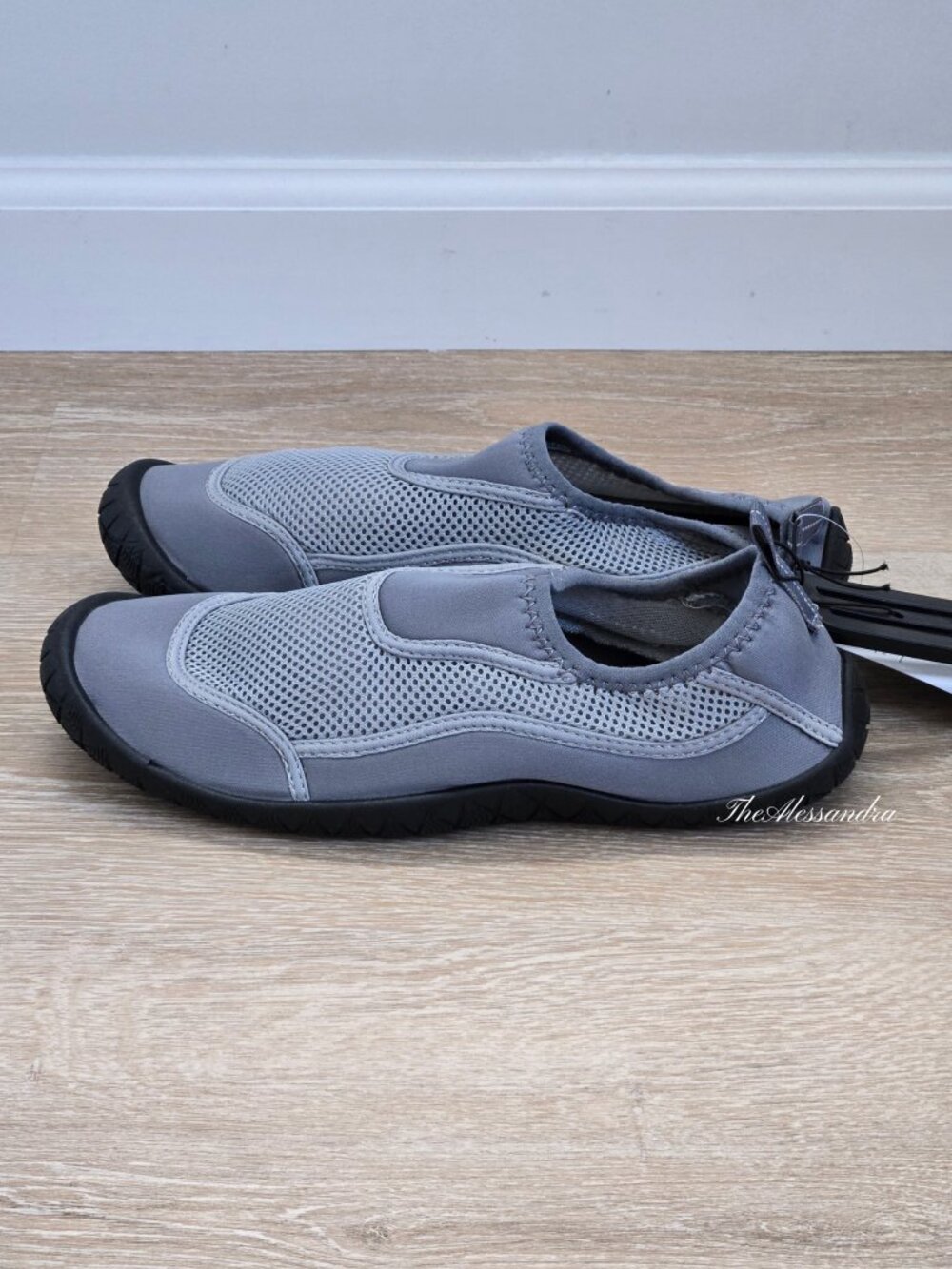 Athletic Works Men's Grey Mesh Slip On Water Shoes Beach Pool Size 7/8 New Tags
